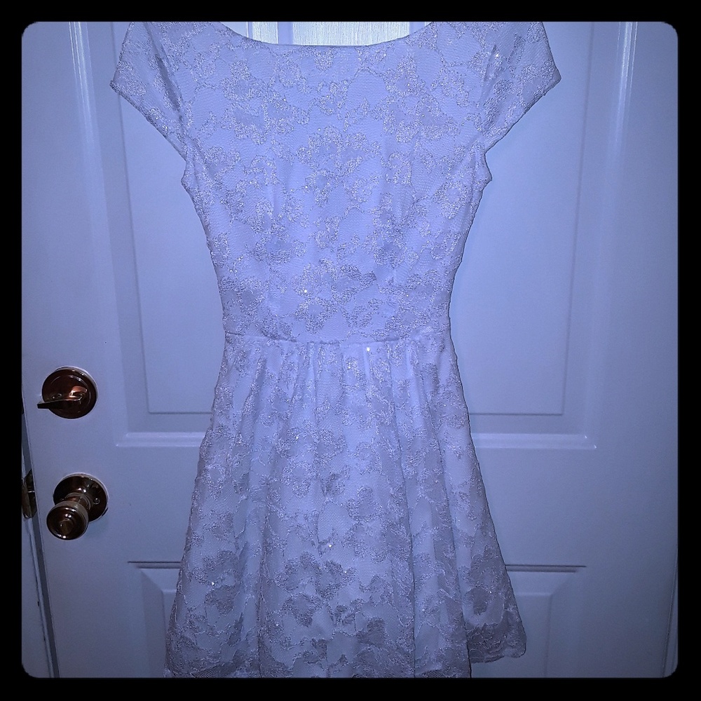 White fancy dress size 1/2